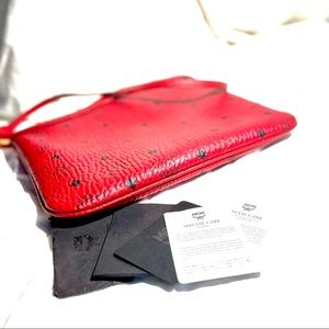 Mcm medium logo crossbody pouch